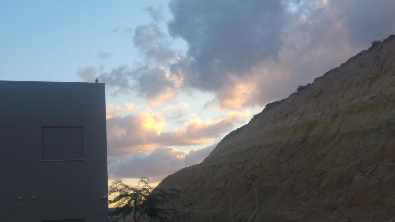 Villa הבית ליד המצוק By The Cliff *