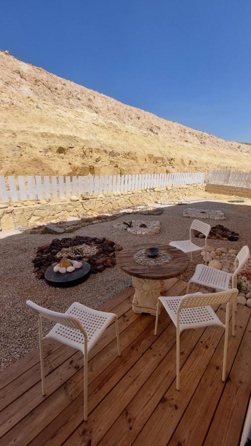 הבית ליד המצוק By The Cliff Villa *
